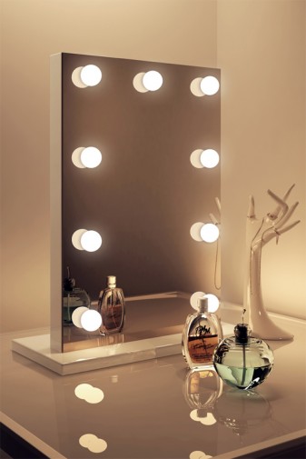 Vina Işıklı Makyaj Aynası 45x65cm